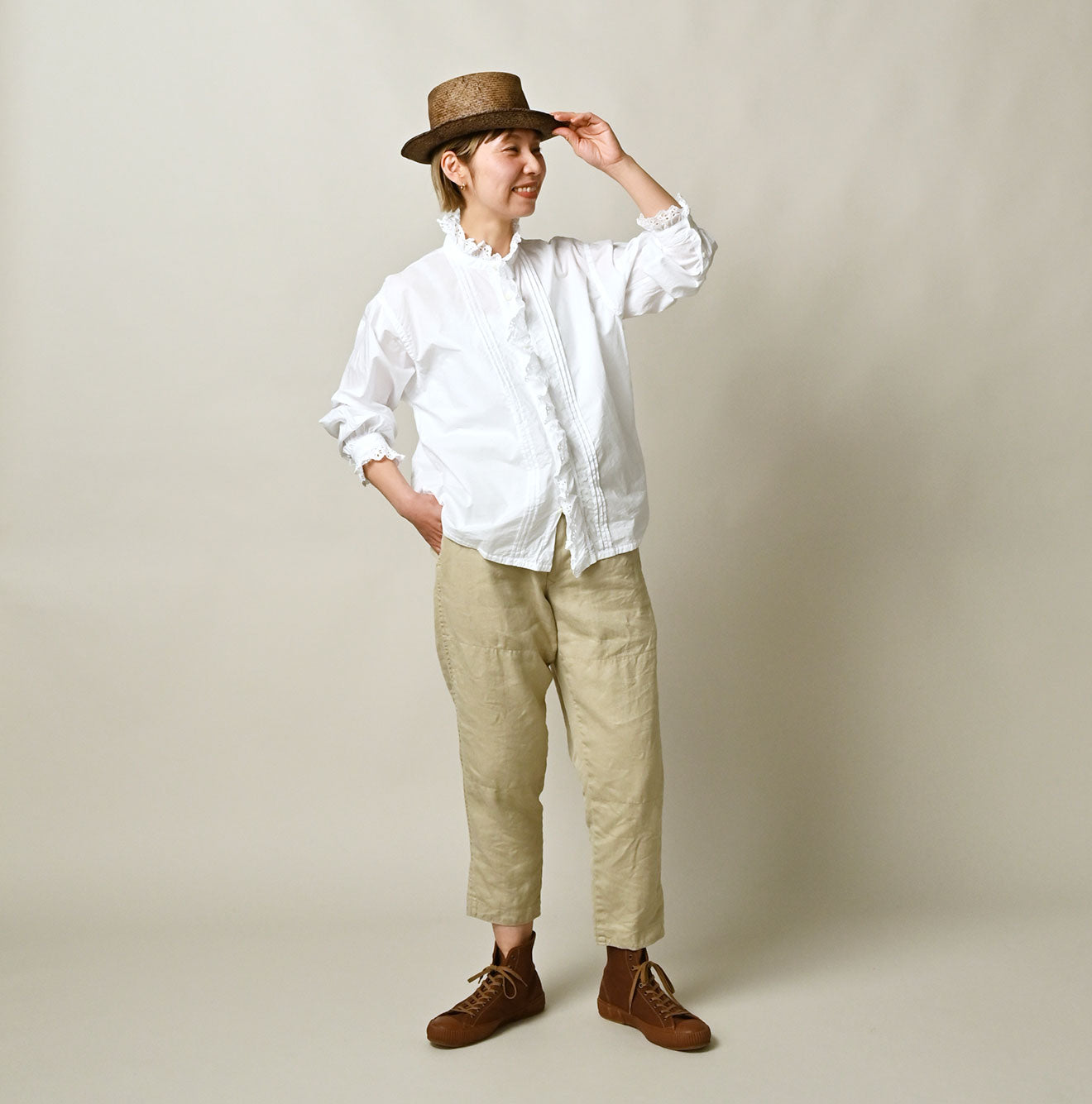 Linen Herringbone 908 Joppan Female Model