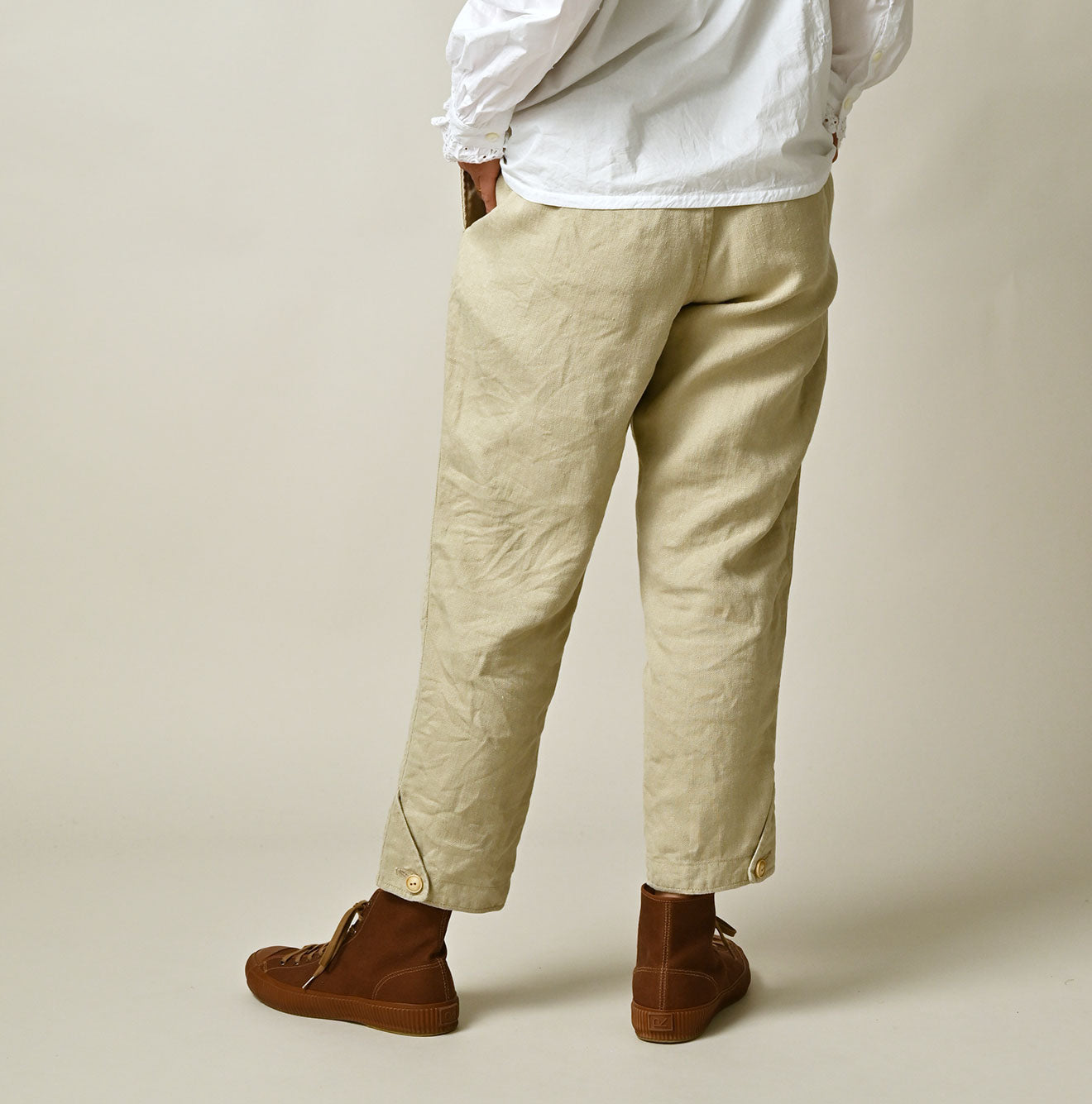 Linen Herringbone 908 Joppan Female Model