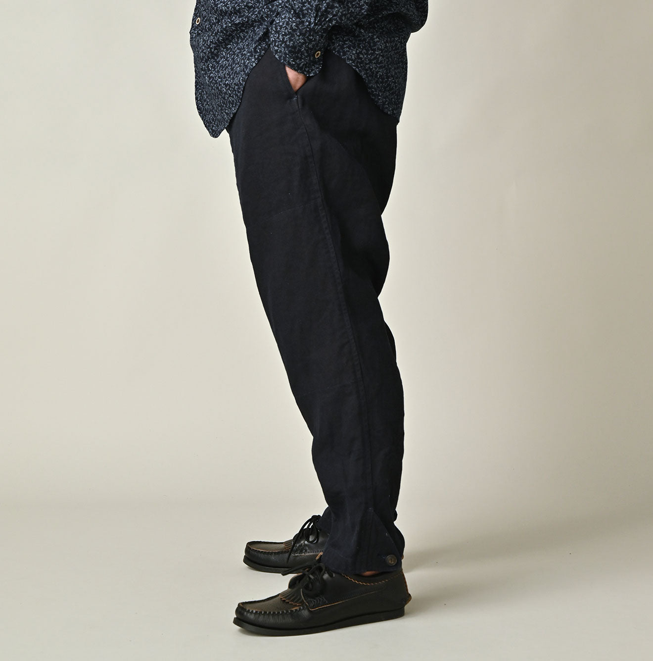 Indigo Linen Herringbone 908 Joppan Male Model