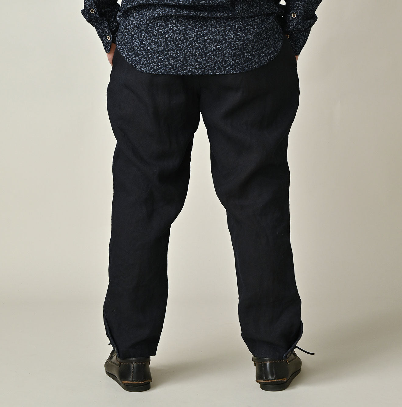 Indigo Linen Herringbone 908 Joppan Male Model