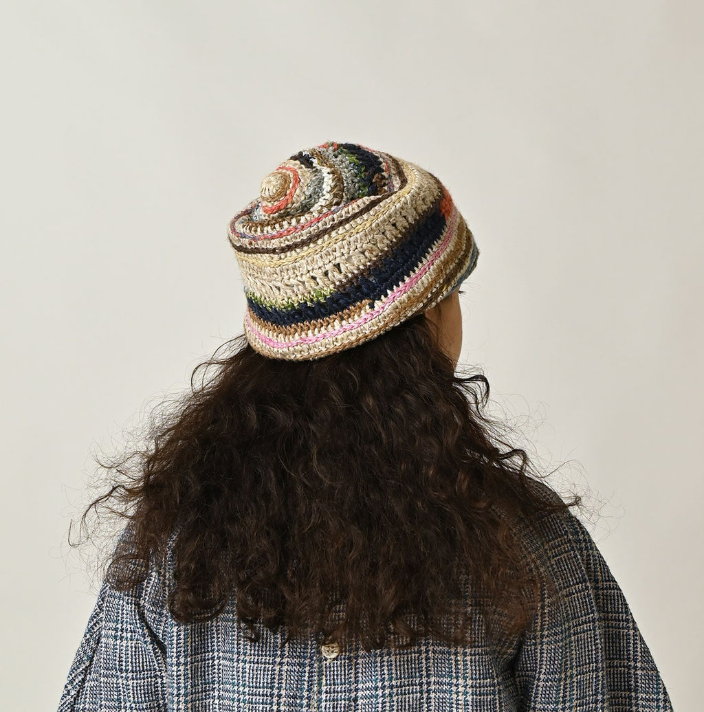 Linen Rug Knitted Cap Female Model