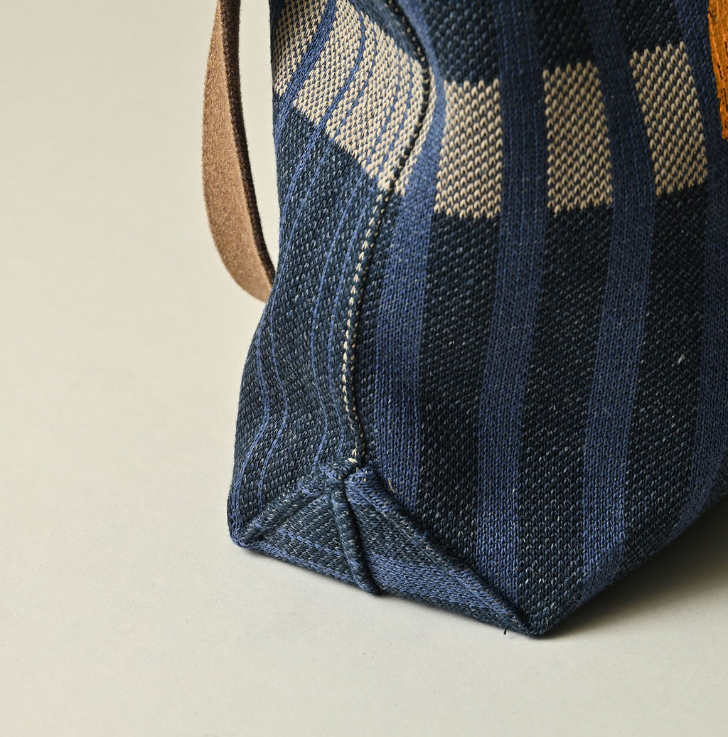 Indigo Linen Jacquard Bag Detail