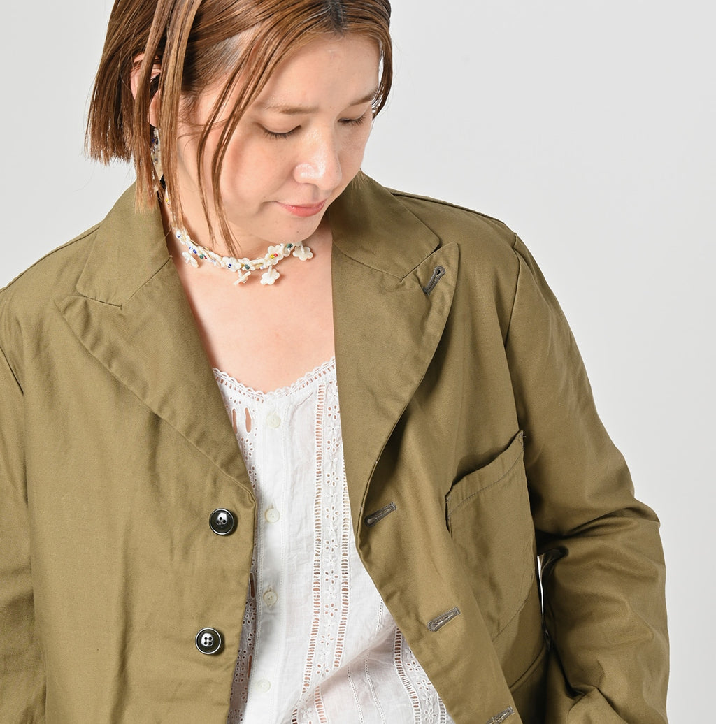 Thin Back Satin 908 Jacketer Detail