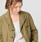 Thin Back Satin 908 Jacketer Detail