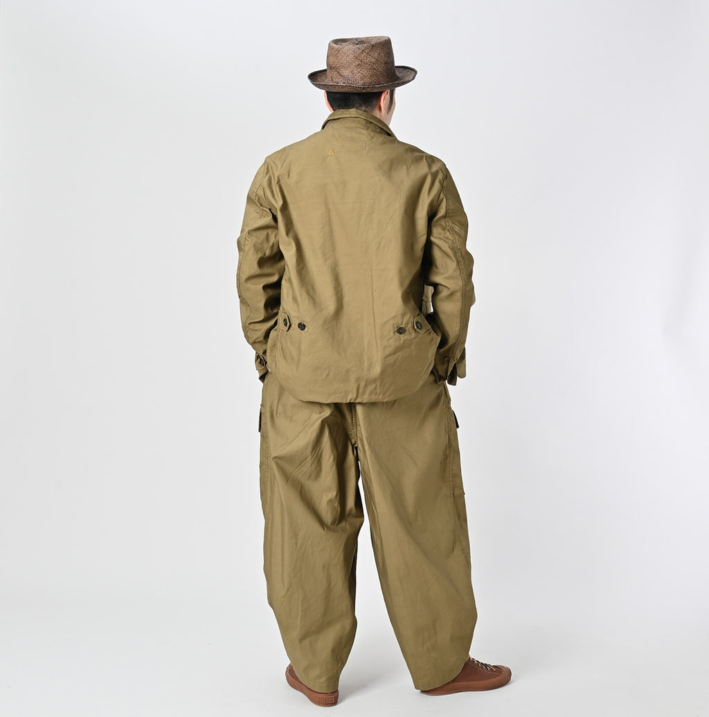 Thin Back Satin 908 Jacketer Male Model