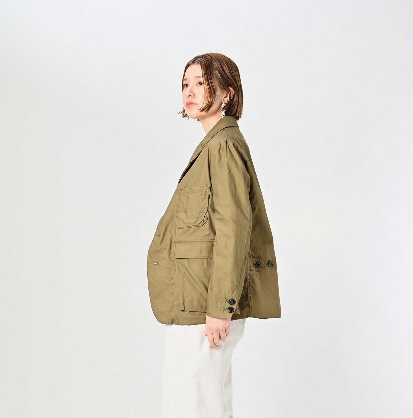 Thin Back Satin 908 Jacketer Female Model