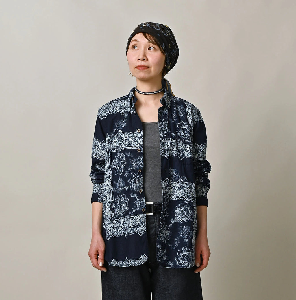 Indigo Indian Khadi Bandana Paisley Sarasa Print 908 Loafer Shirt Detail Female Model
