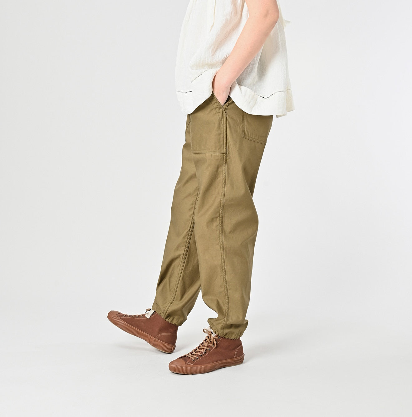 Thin Back Satin 908 Baker Pants Female Model