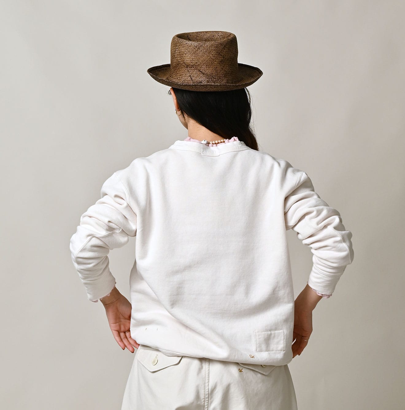 Gauze Urake 908 Sweat Female Model