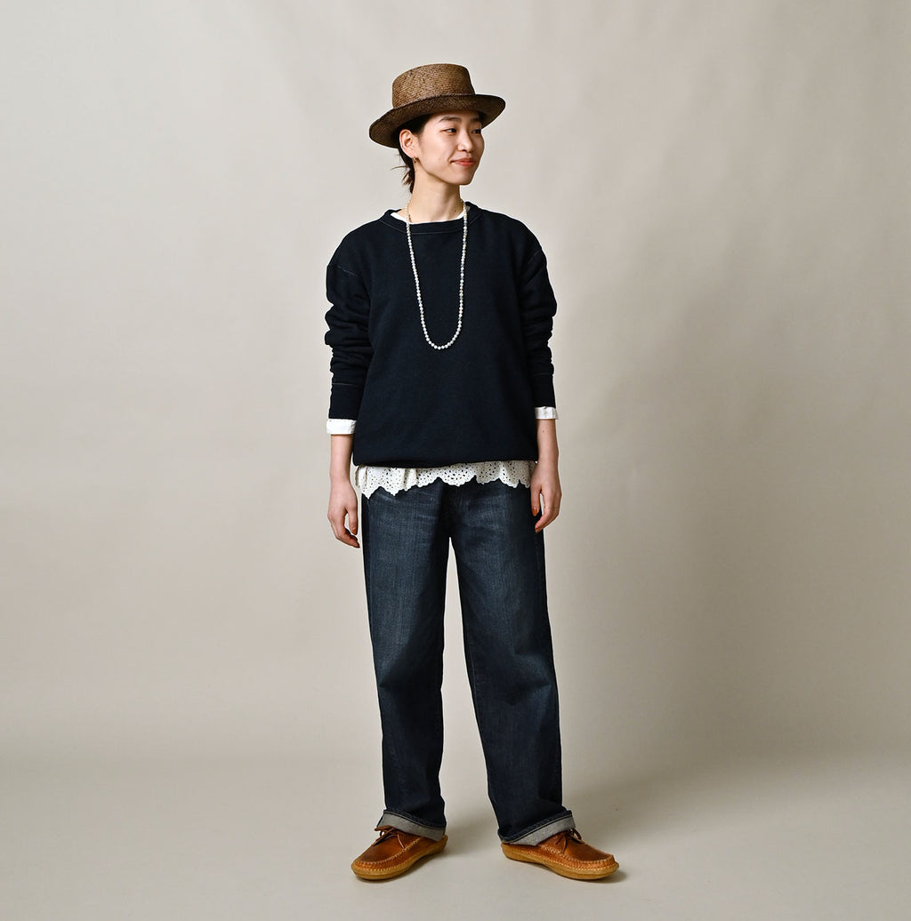 Indigo Gauze Urake 908 Sweat Female Model