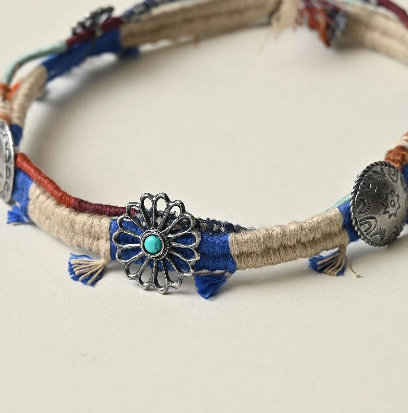 Kurukuru Hippie Choker Detail