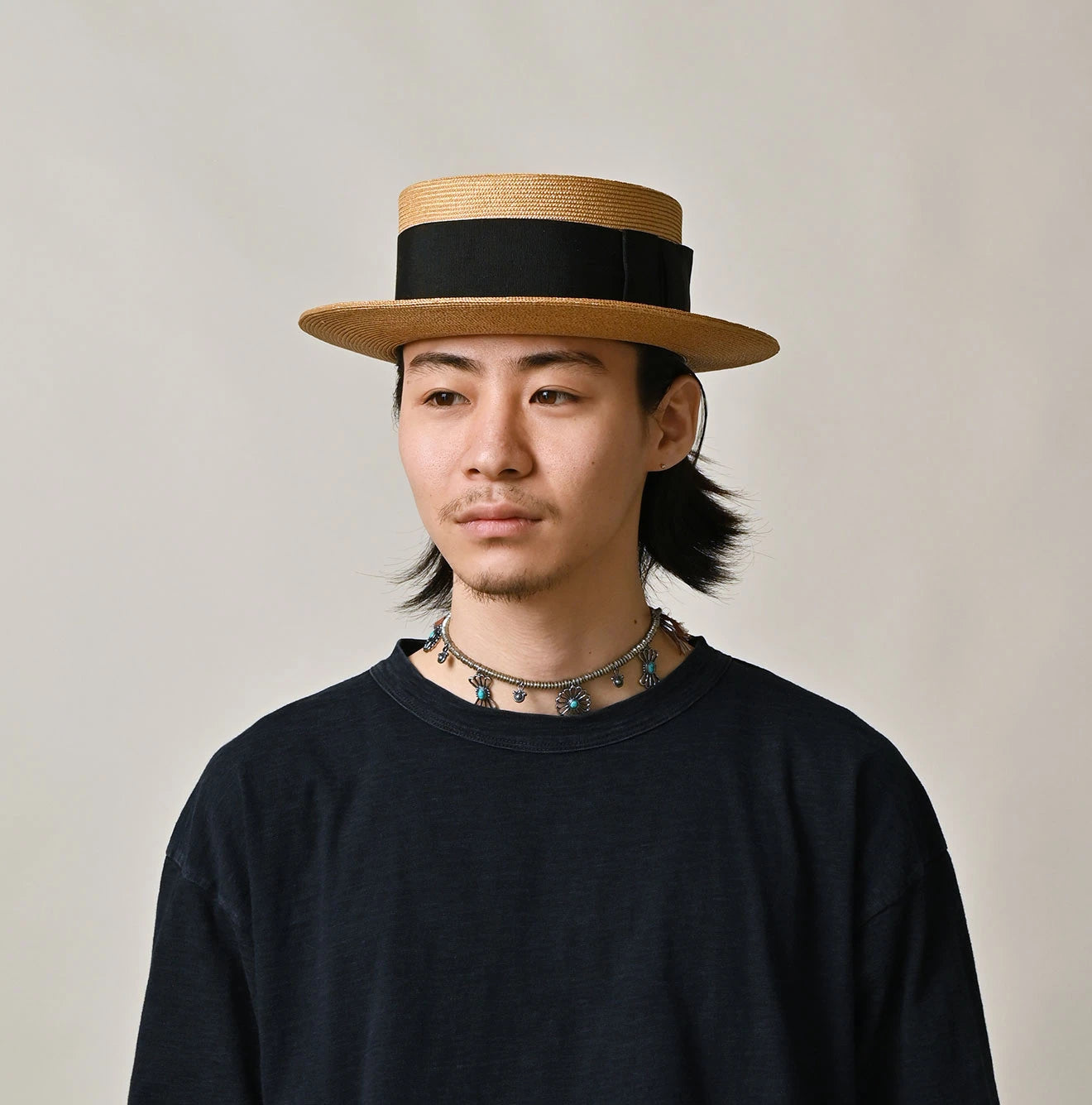 Kurukuru Hippie Necklace Male Model