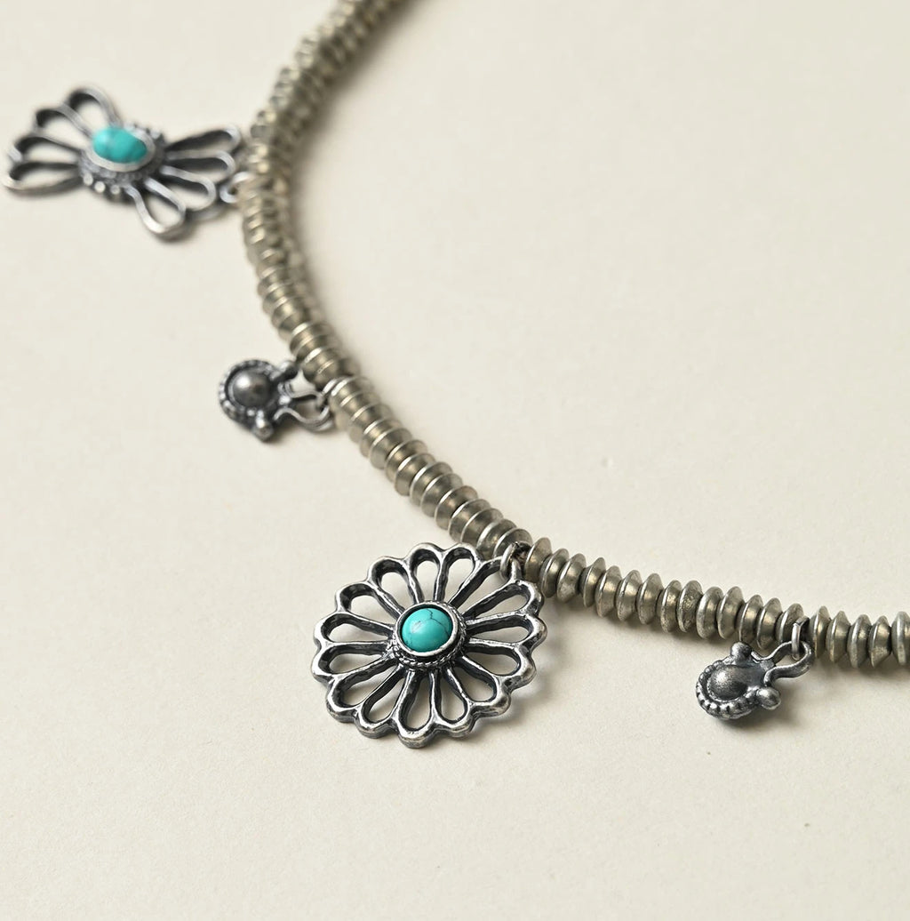 Kurukuru Hippie Necklace Detail