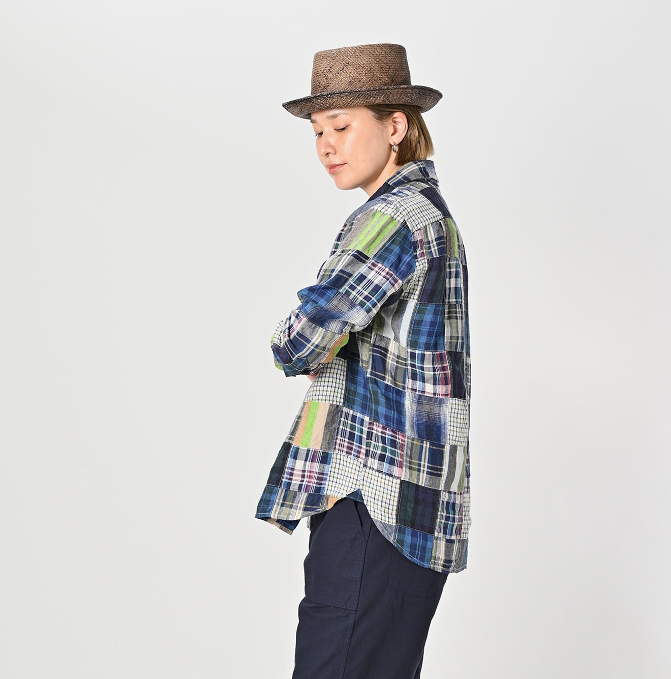 Indian Linen Patchwork 908 Loafer Hiyoku Shirt Female Model