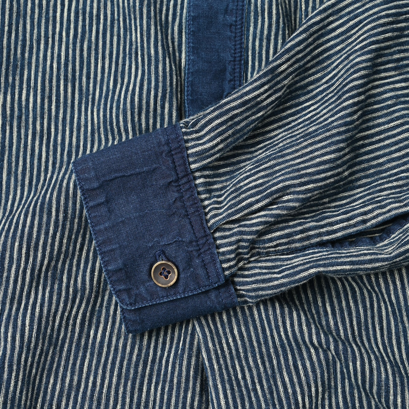 Indigo Hickory Tenjiku Grandpa Pull Shirt Detail