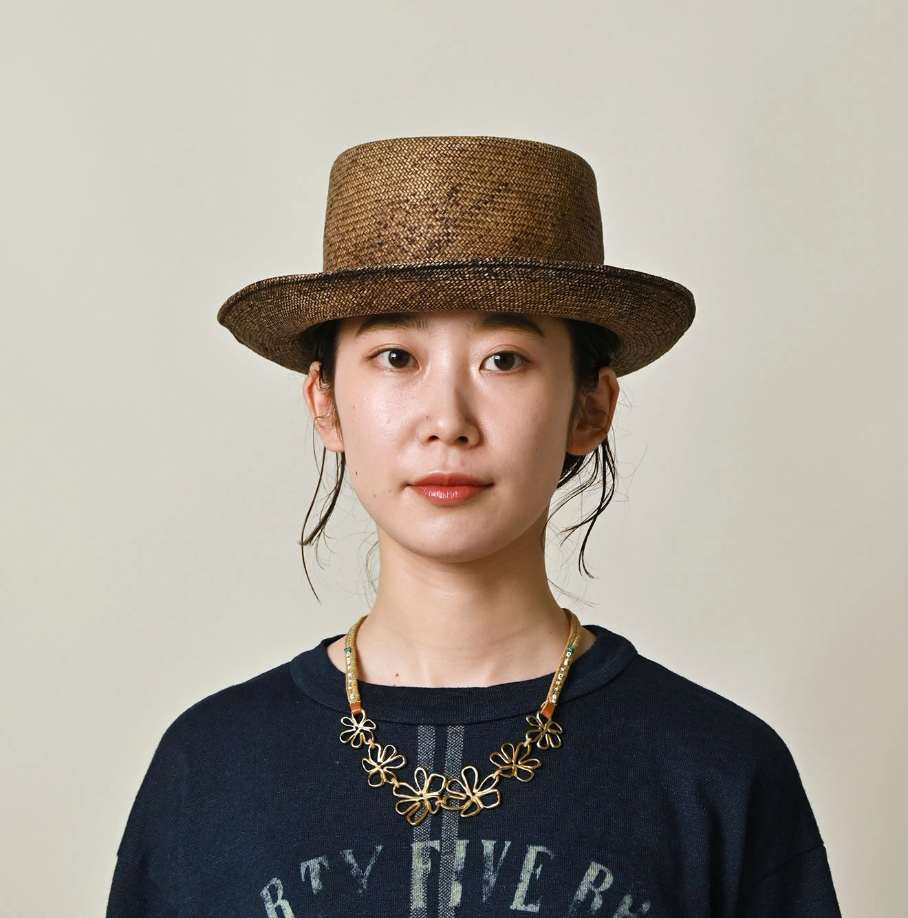 Flower Choker Female Model