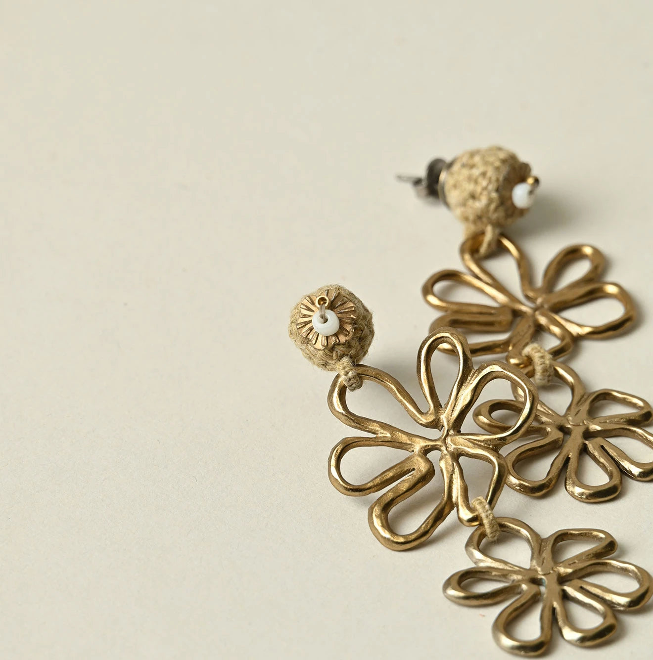 Twin Flower Pierced Earrings Detail