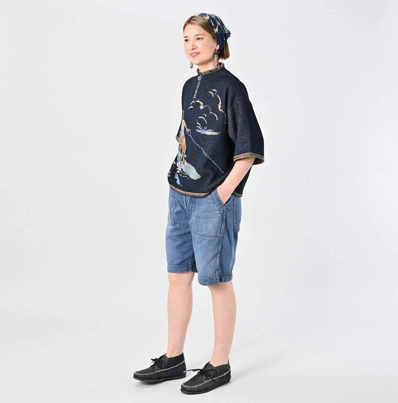 Indigo Surf Hula Girl Jacquard 908 Outer T-shirt Female Model
