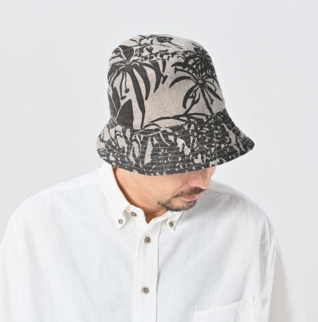 Linen Lotus Print Hat Male Model