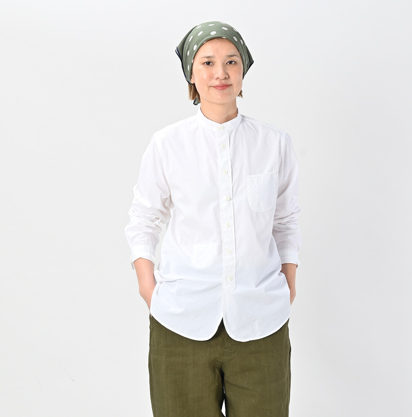 No.180 Miko 908 Loafer Stand Collar Shirt Female Model