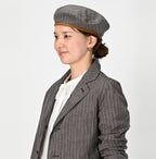 Yorimoku Cotton Tweed Beret Female Model