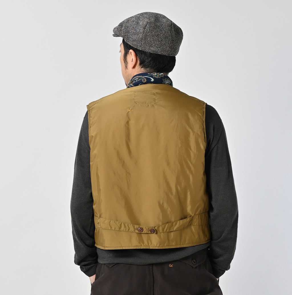 Nylon 908 Quilting Vest Male Model