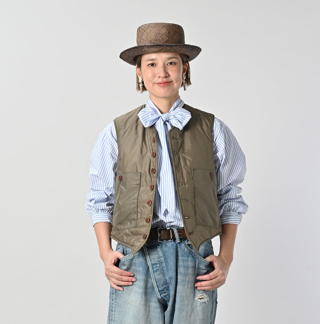 Nylon 908 Quilting Vest Female Model