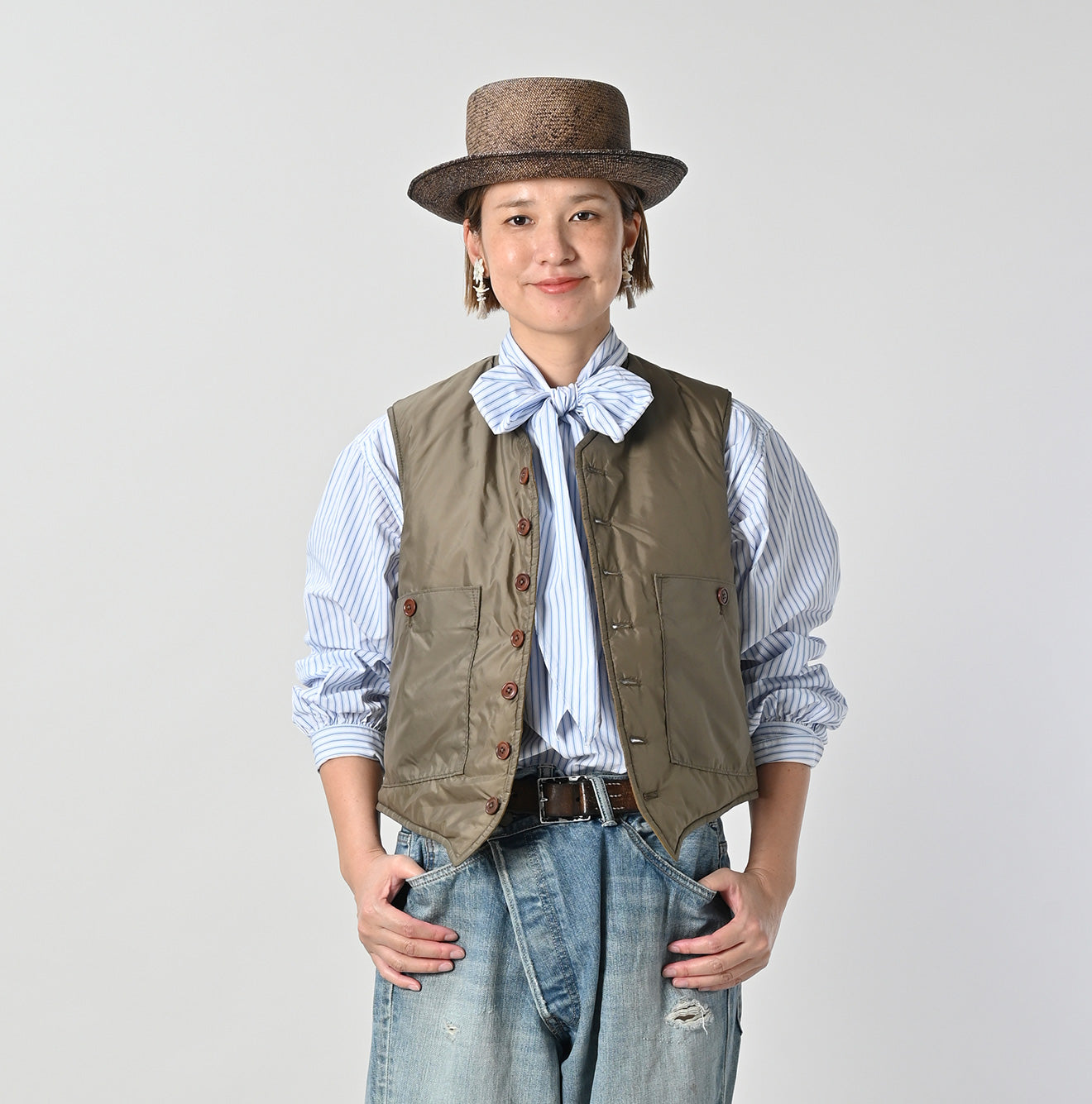 Nylon 908 Quilting Vest Female Model