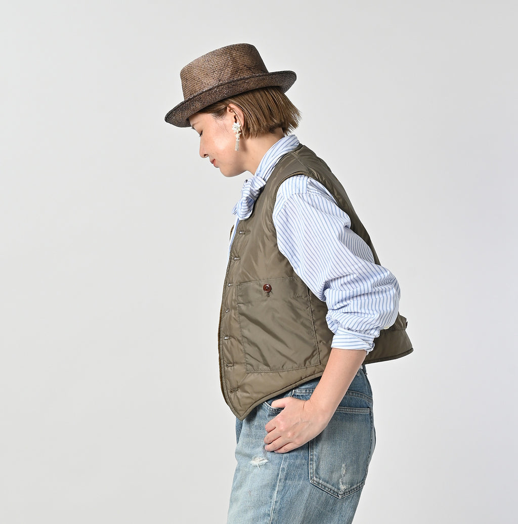 Nylon 908 Quilting Vest Female Model