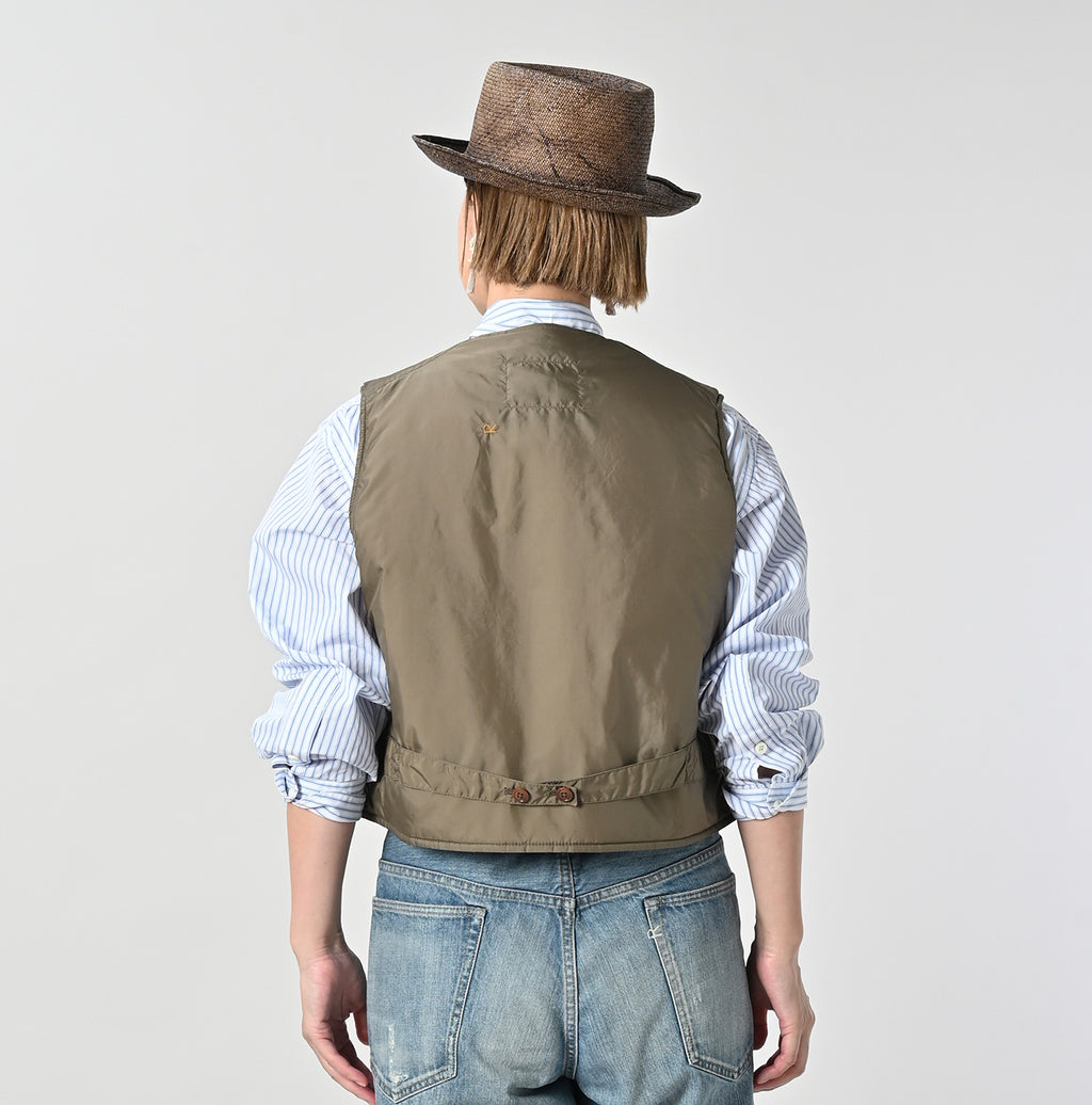 Nylon 908 Quilting Vest Female Model