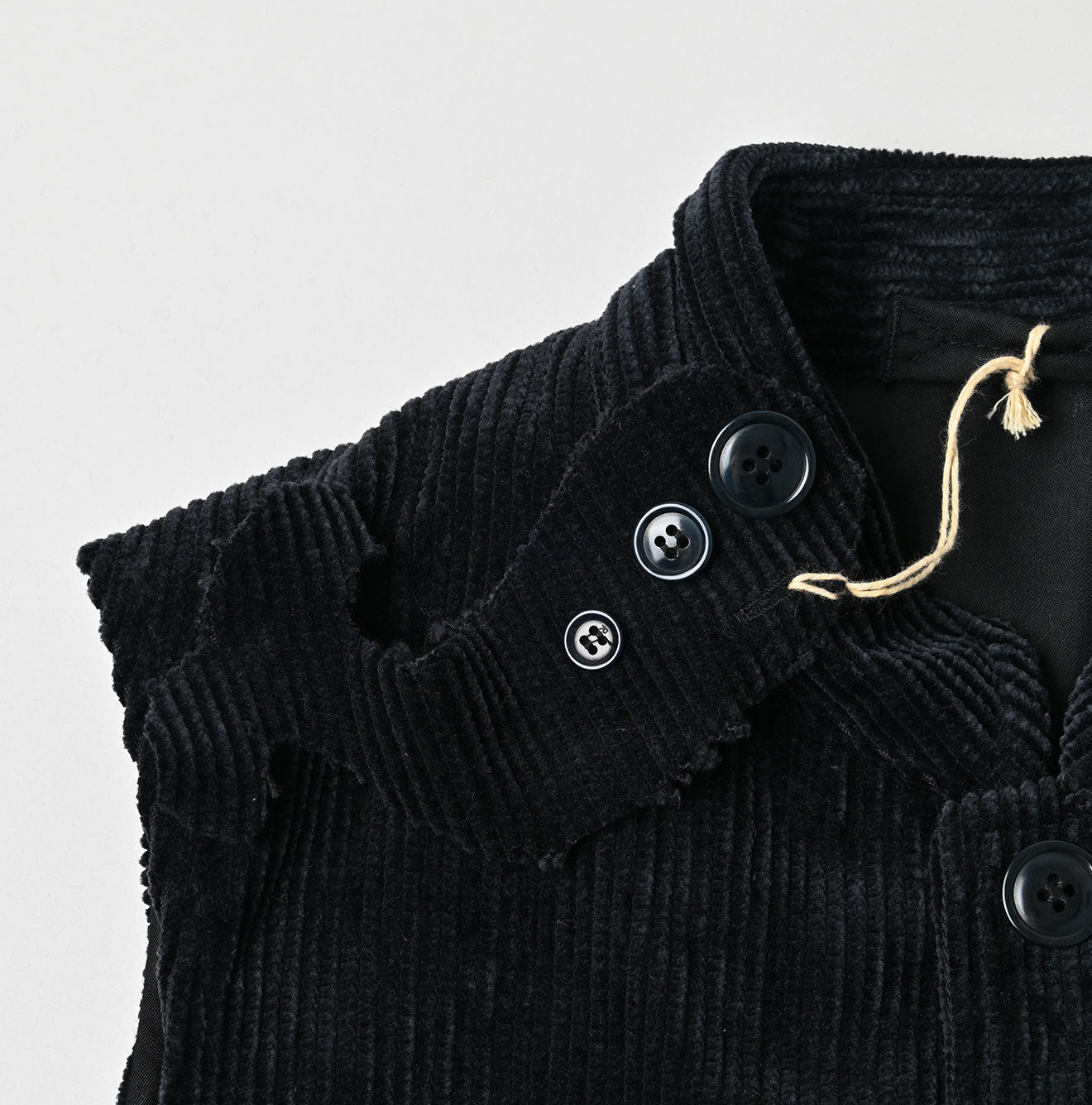 Selvage Corduroy 908 Nîmes Vest Detail