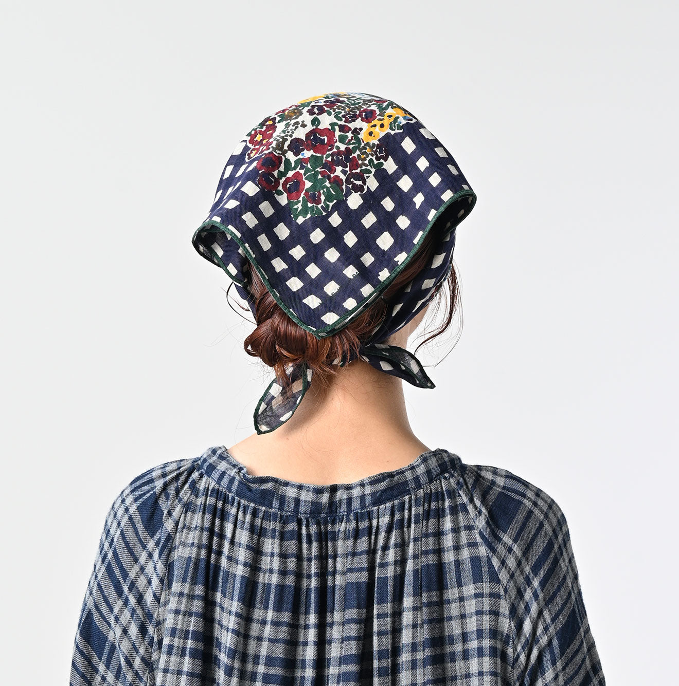Supima Aya Gingham Check Flower Bandana Female Model