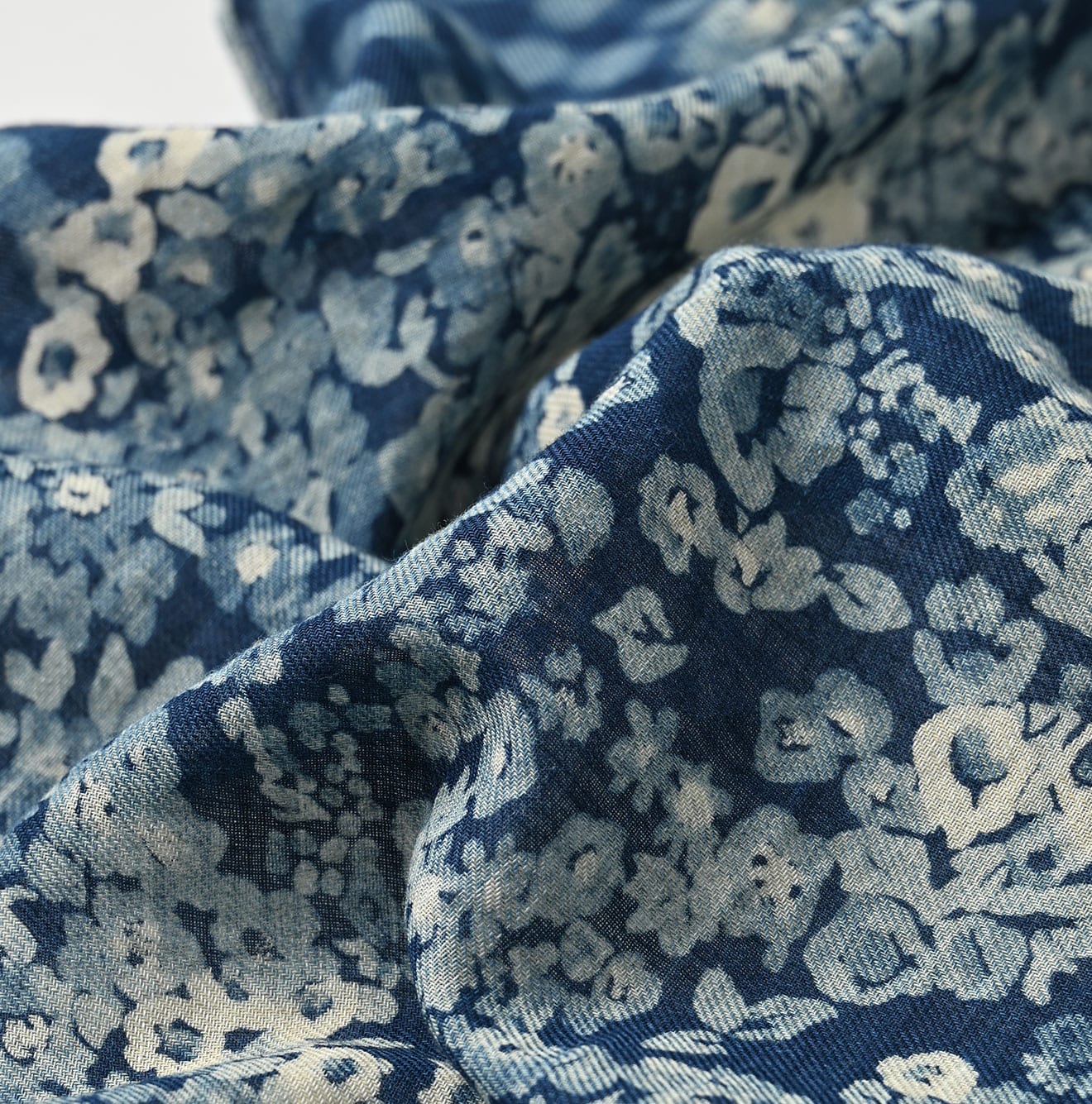 Indigo Supima Aya Gingham Check Flower Bandana Detail