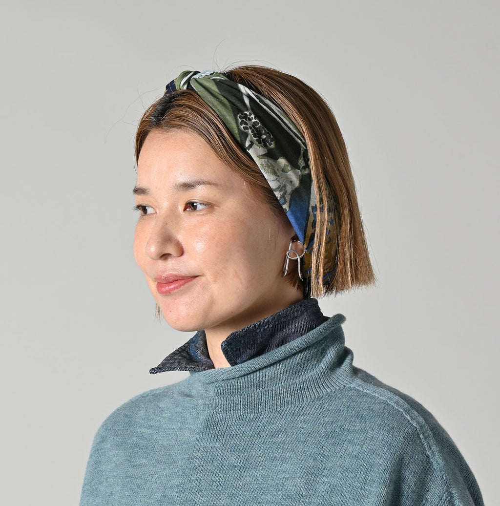 Tenjiku Wonderland Print Bandana Female Model