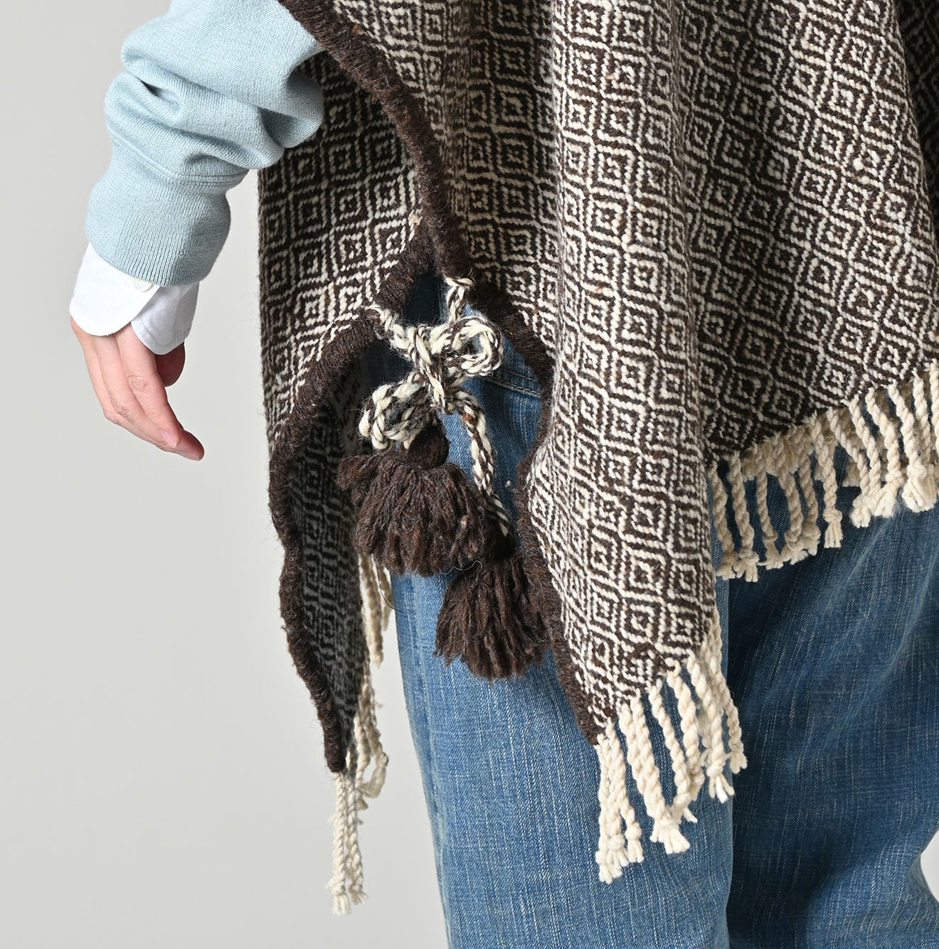 Kardo Himalayan Wool Poncho Detail