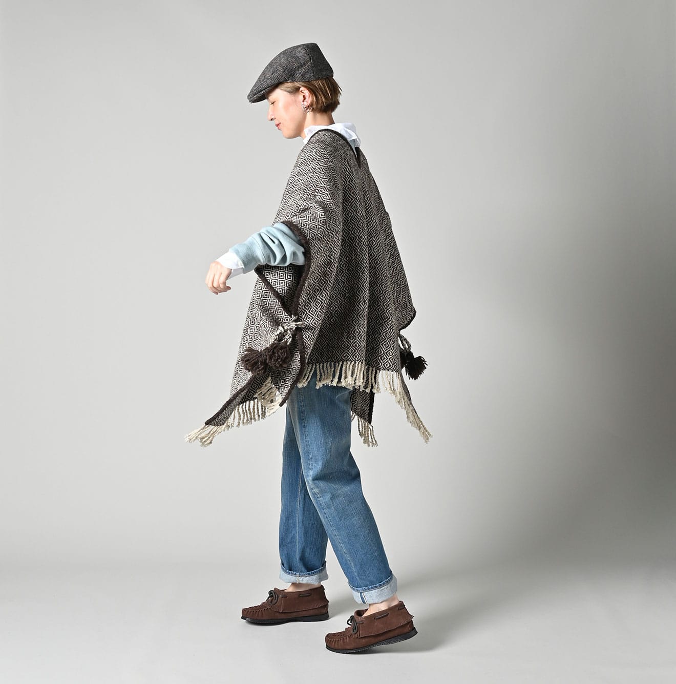 Kardo Himalayan Wool Poncho Female Model