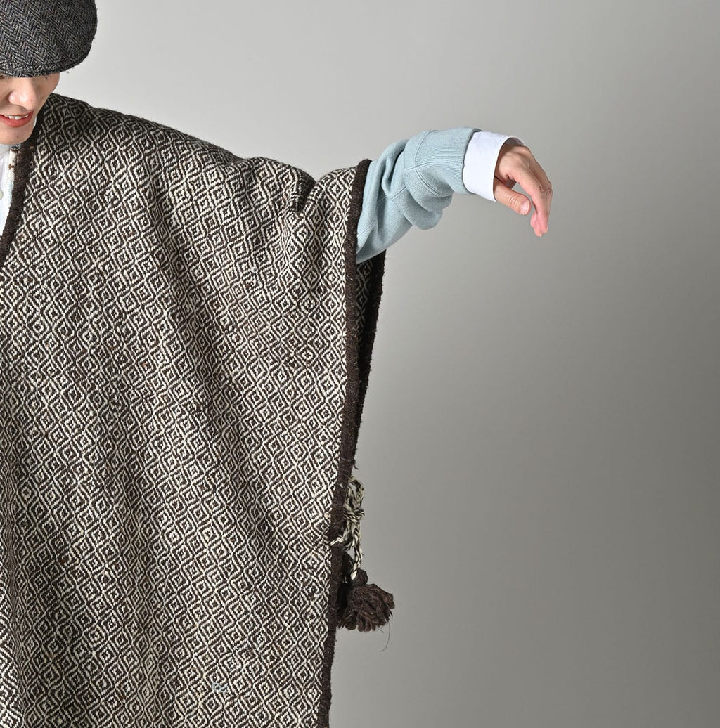 Kardo Himalayan Wool Poncho Detail