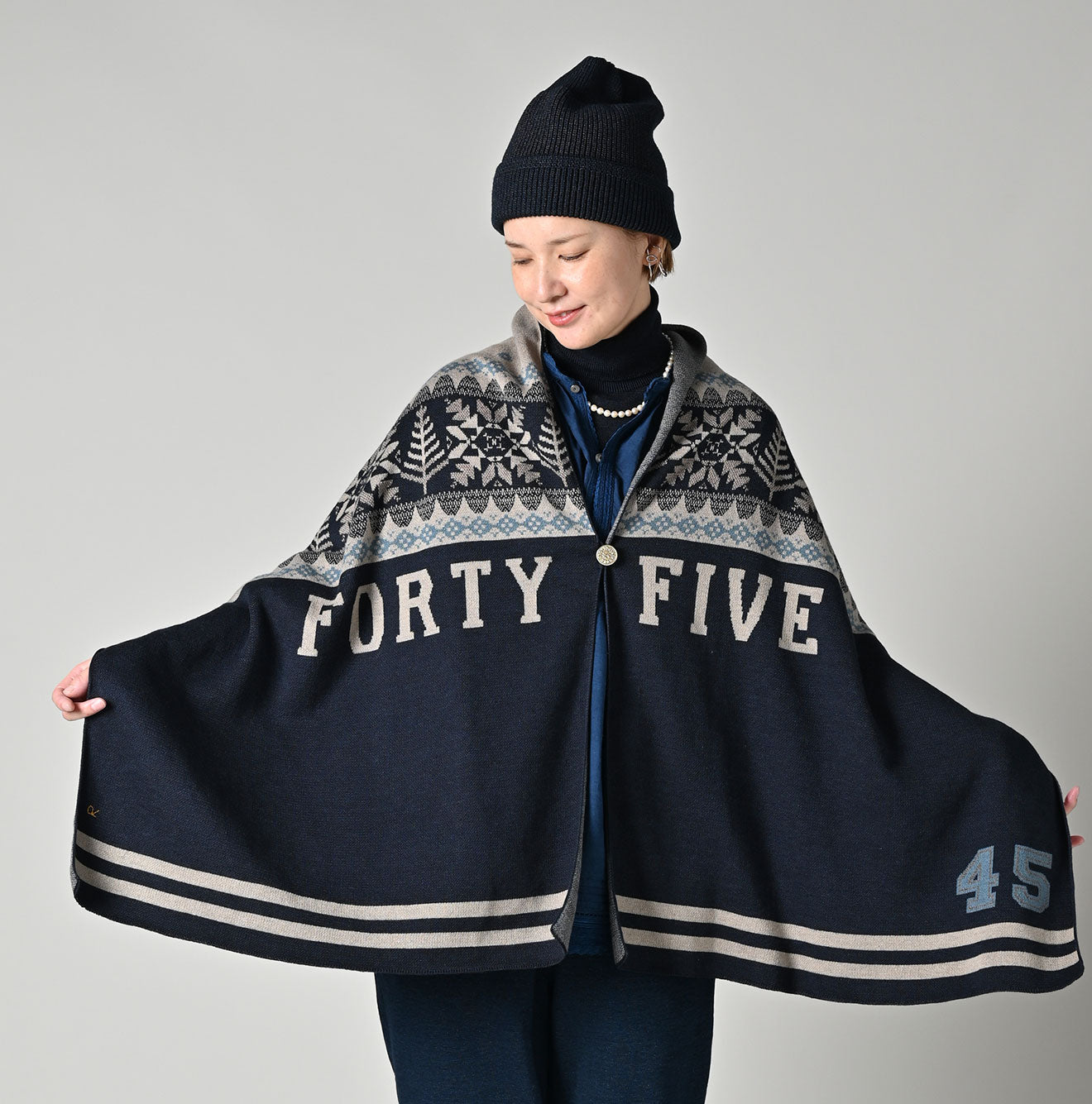 Indigo Snow Pattern Supima Cotton Stole Female Model