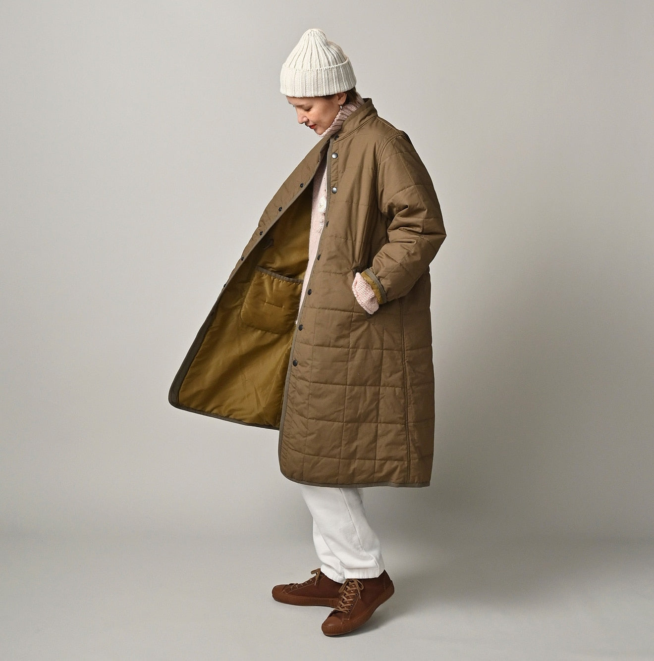 Weather 908 Quilting Coat Female Model