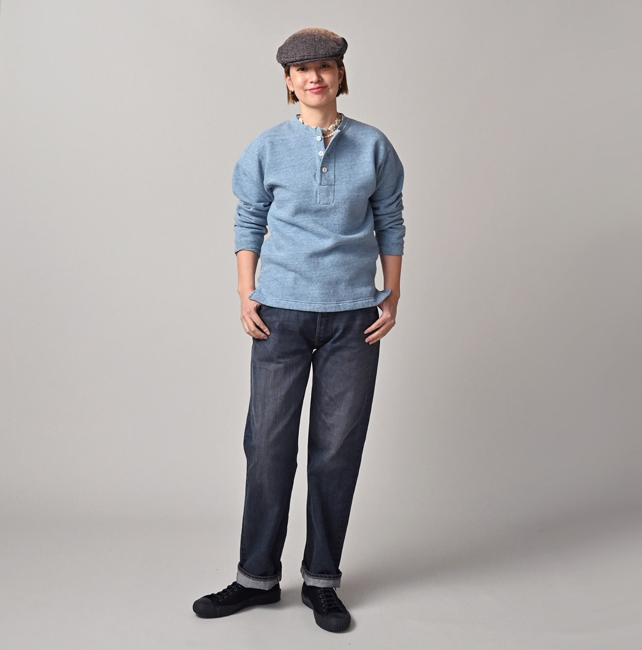Top Urake 908 Henley Female Model