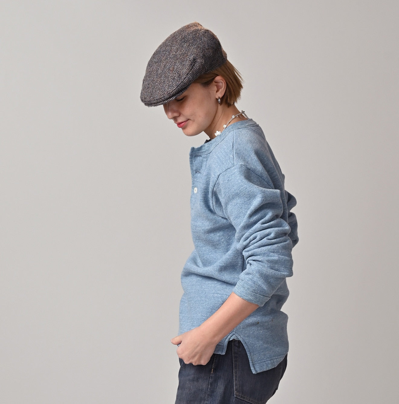 Top Urake 908 Henley Female Model