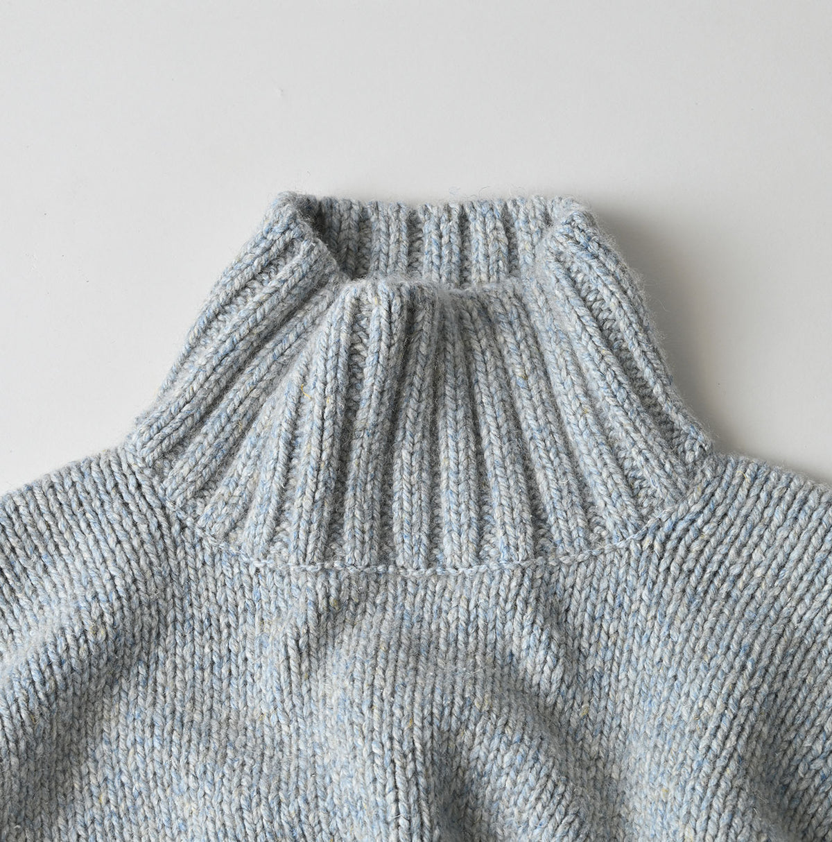 Cashmere Linen M Turtle Sweater Detail