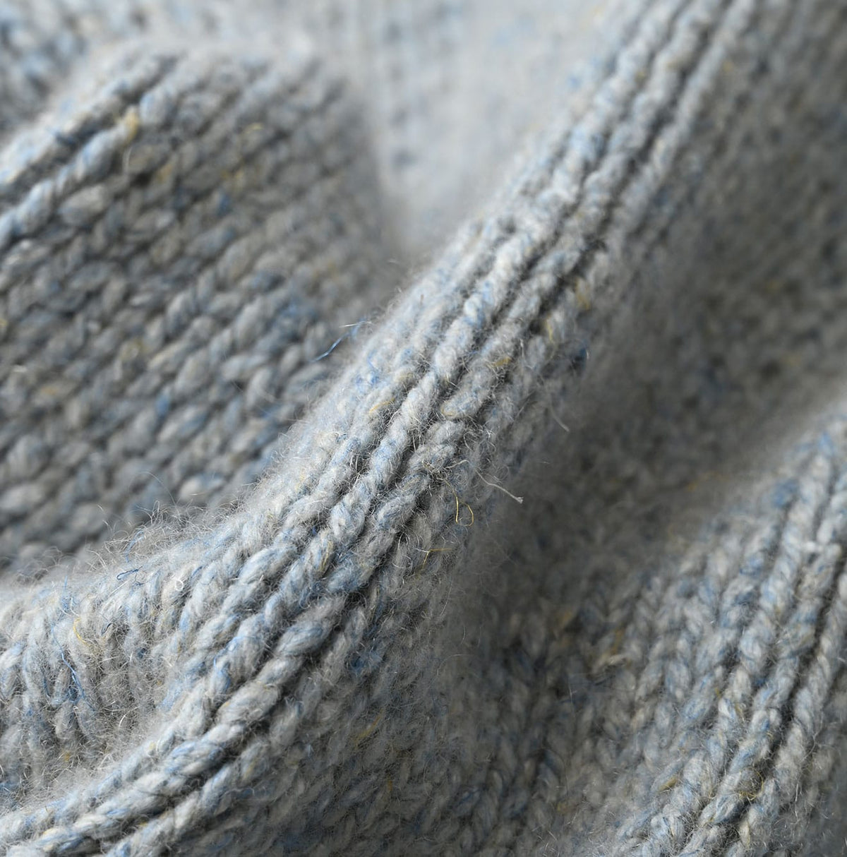 Cashmere Linen M Turtle Sweater Detail