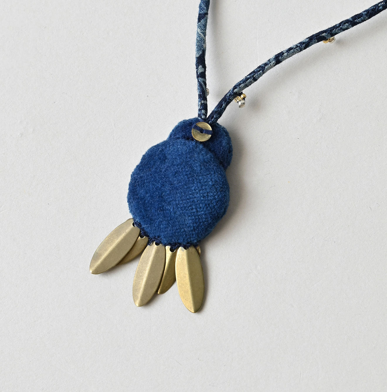 Ai Velvet Necklace Detail