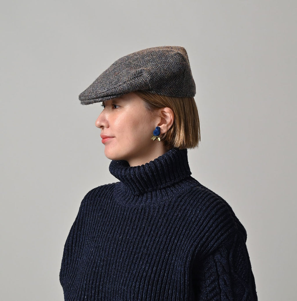 Ai Velvet Earrings Female Model