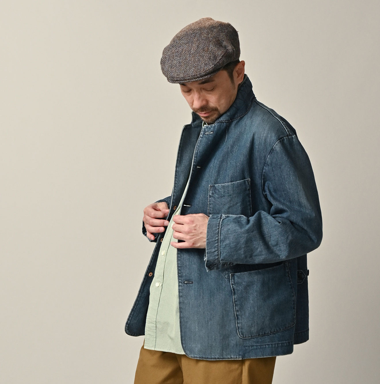 Rye Mugi Denim 908 Jacquarde Distressed Male Model
