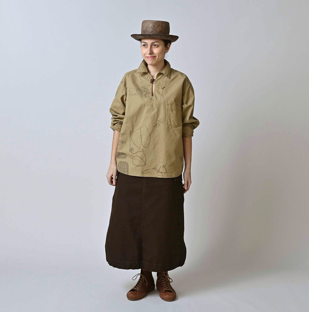 Duck Doodle Print 908 Duffer Shirt Female Model