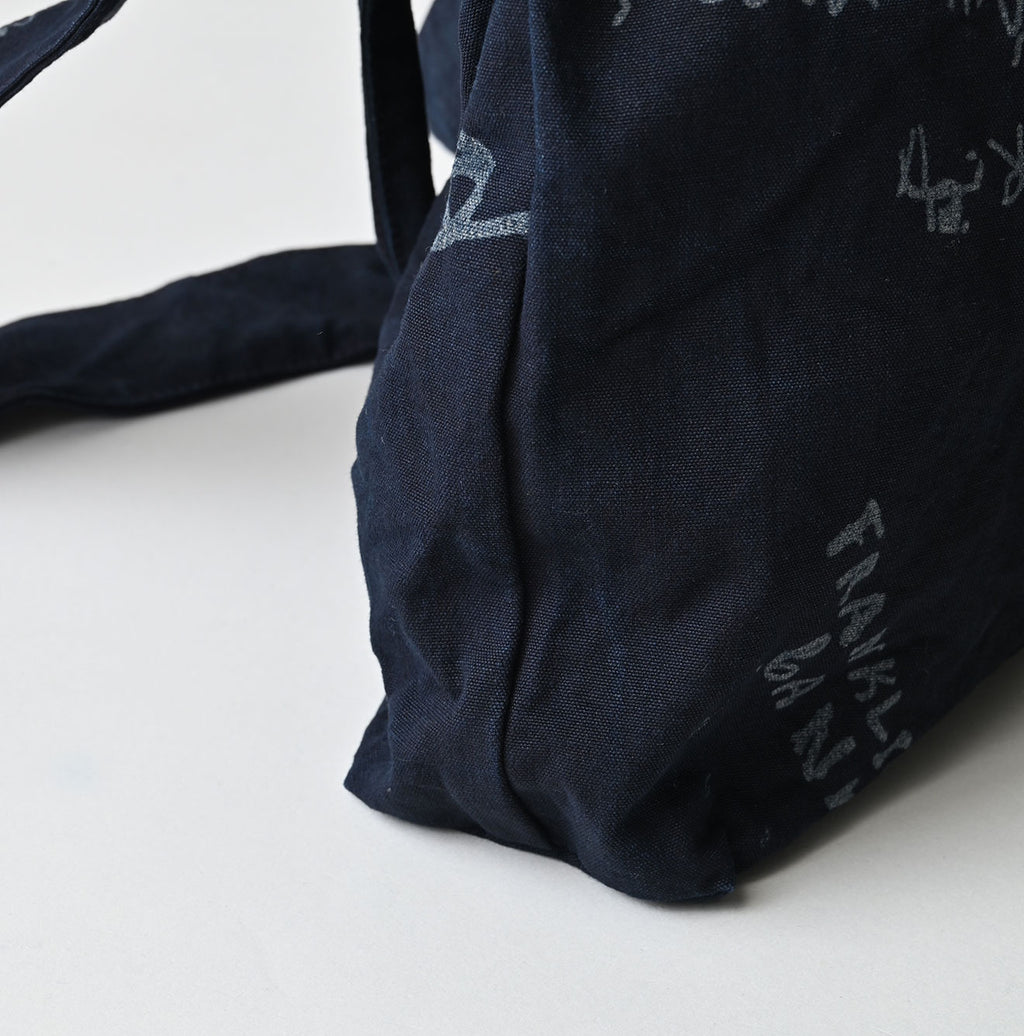 Indigo Duck Doodle Print 45 Tote Medium Detail