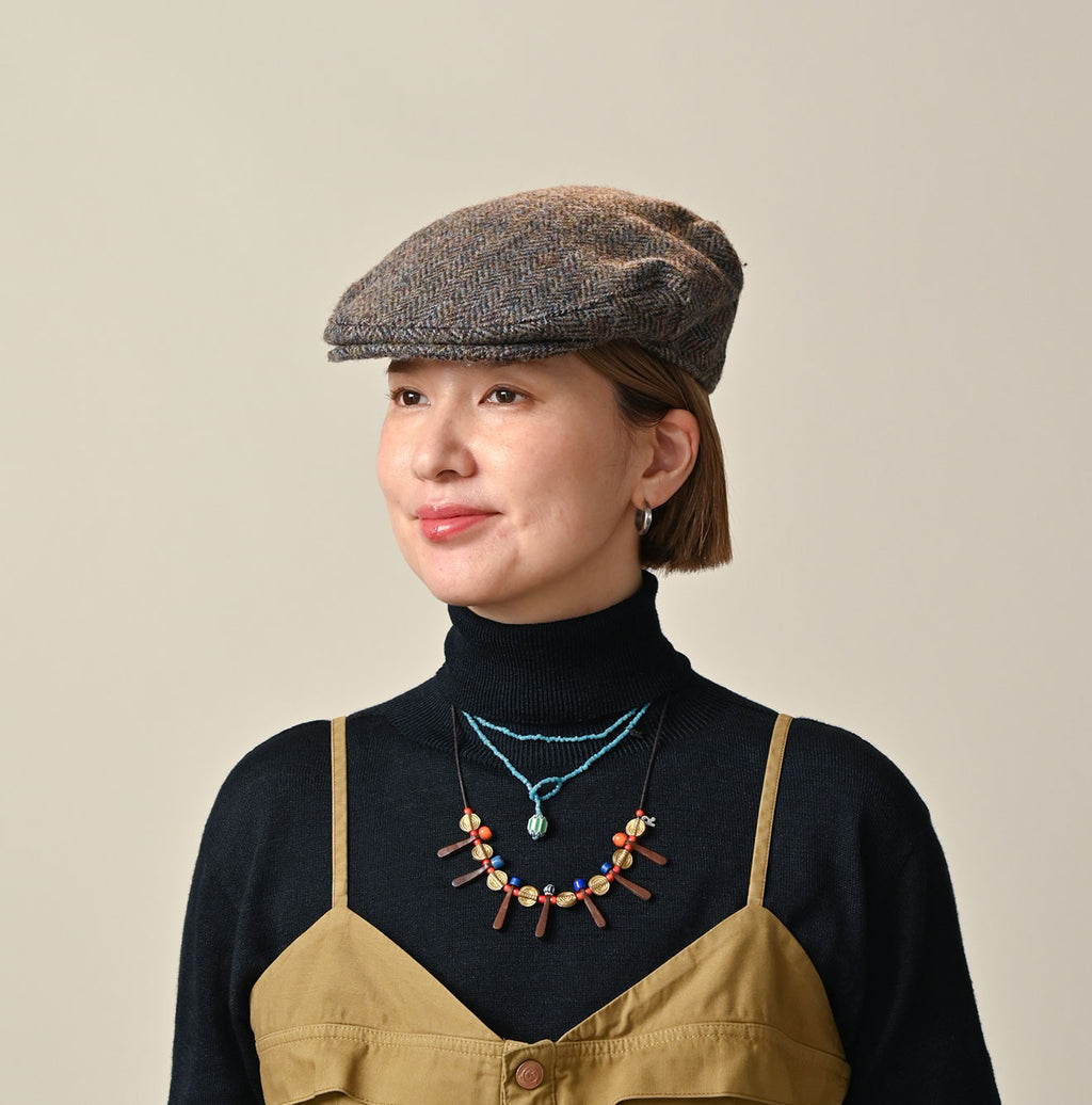 Glass Beads x Leather Choker Female Model